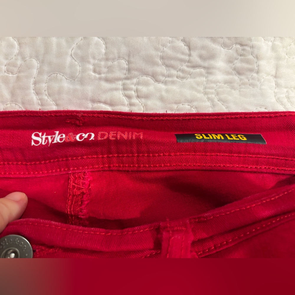 Classic red jeans - Picture 5 of 5